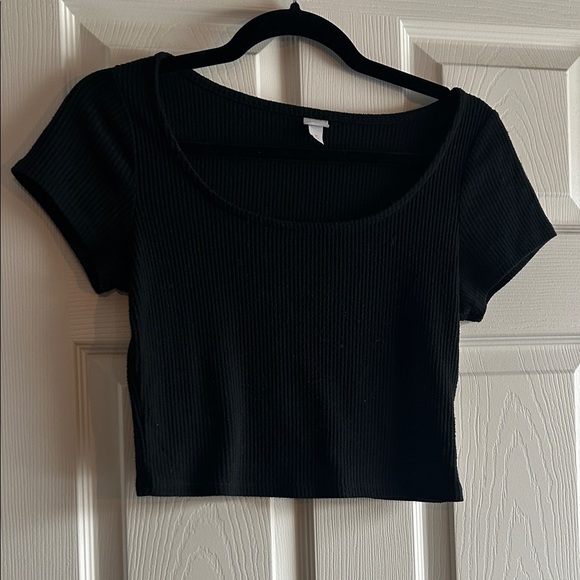 Colsie Black Ribbed Crop Top - Picture 5 of 6